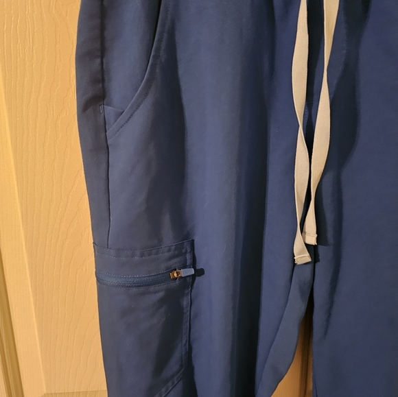 Figs Women's Zamora Jogger Scrub Pants Size S - Picture 2 of 4